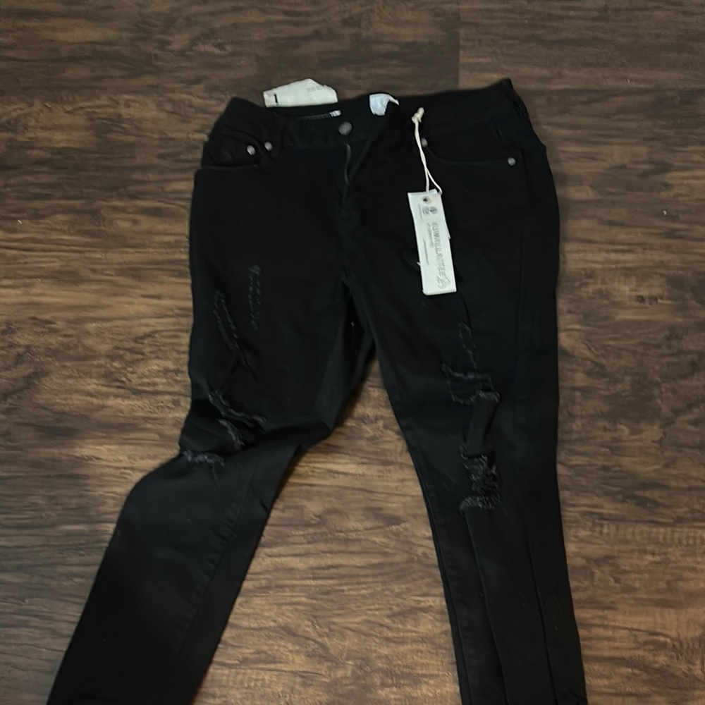 Black Distressed Jeans Kawallatee